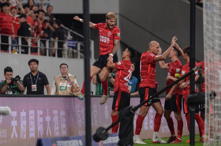 必发官网-苏东：蓉城升至第一但需合理轮换，海港输球但未退出争冠