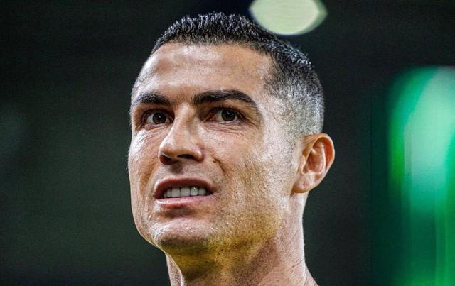 必发-罗马诺：C罗携家人离开沙特是假消息，他在胜利的训练基地疗伤