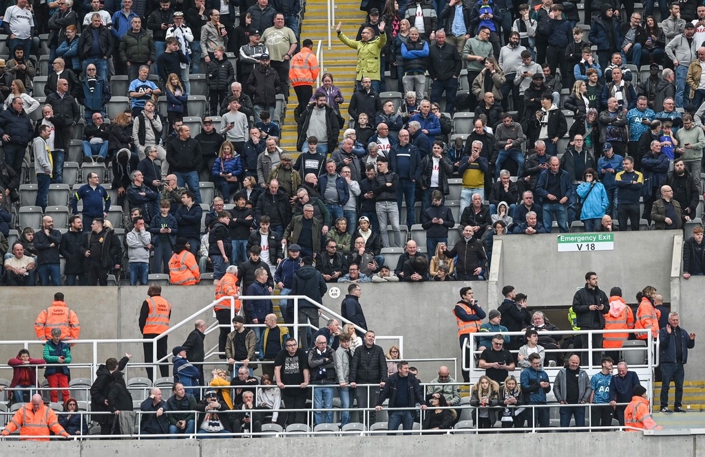 必发APP-热刺球迷团体推迟抗议活动：先支持球队渡过难关，再和管理层算账