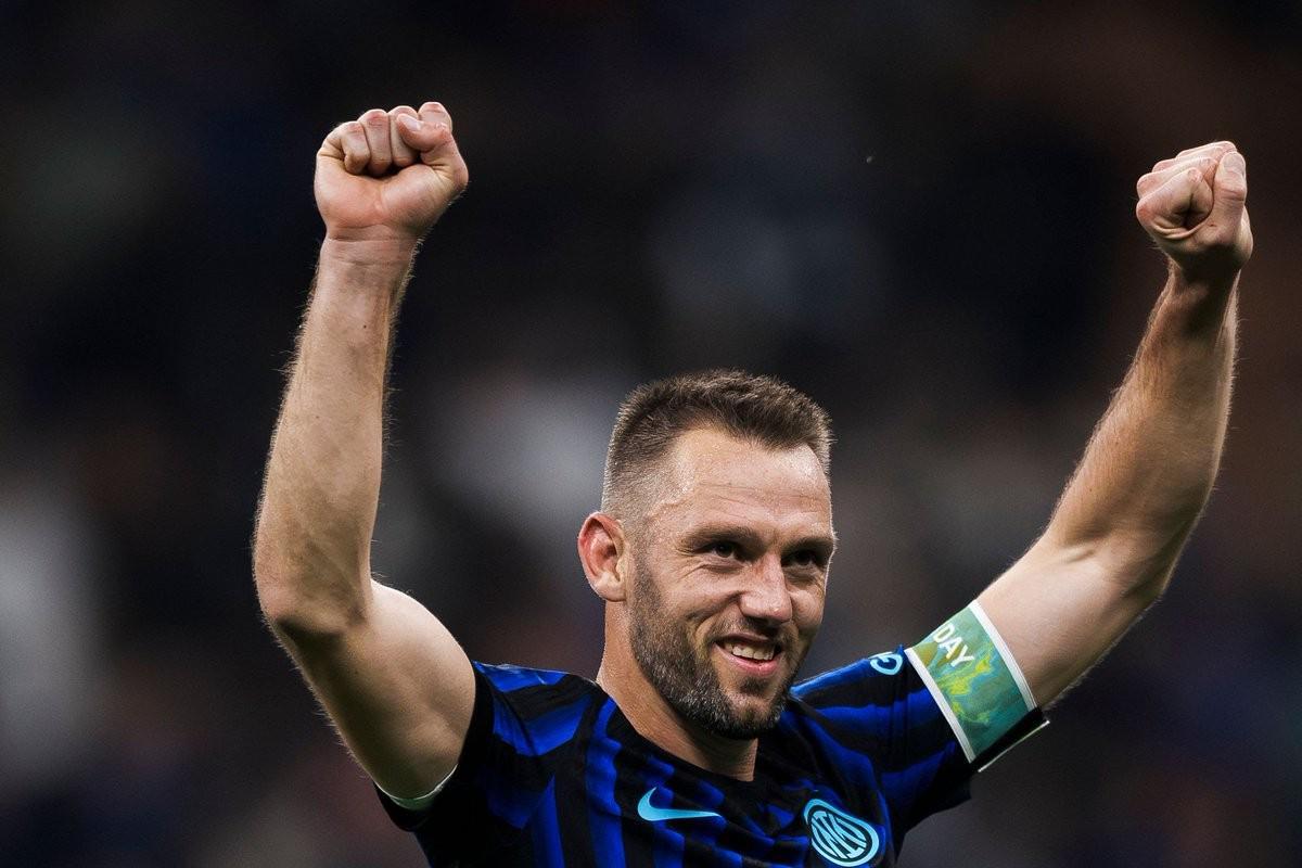 必发网站-米体：齐沃希望留下德弗赖，球员正在考虑国米降薪50%的报价